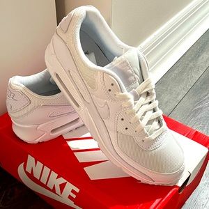 Nike Air Max 90 - Womens size 10.5 - brand new in box - never worn